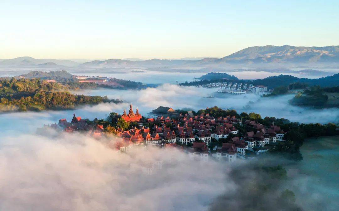 云游特色小镇勐海61勐巴拉雨林小镇够野够高级西双版纳不止有星光