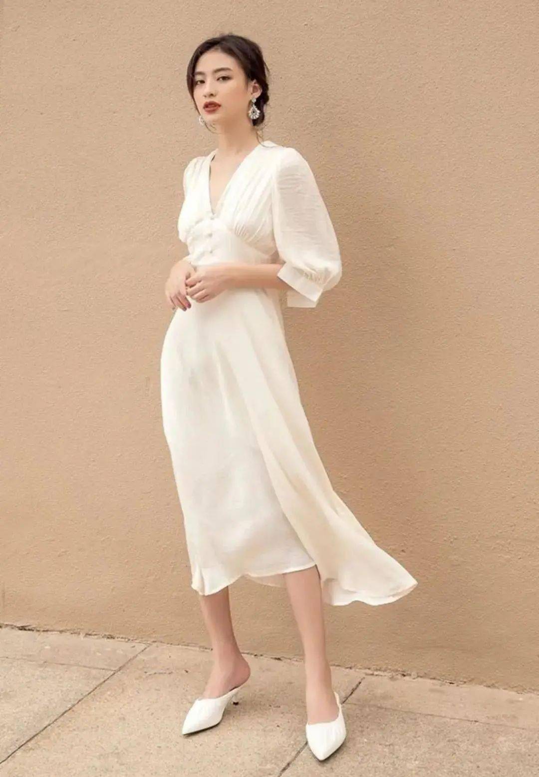 都能|连衣裙+“仙女鞋”=今夏王炸组合，巨美巨时髦，气质绝了！