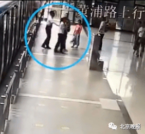 人体|同一地铁站,3小时晕倒4人,都是同一原因…