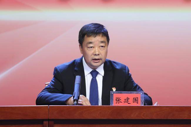 黑河副市长张建国介绍相关情况.