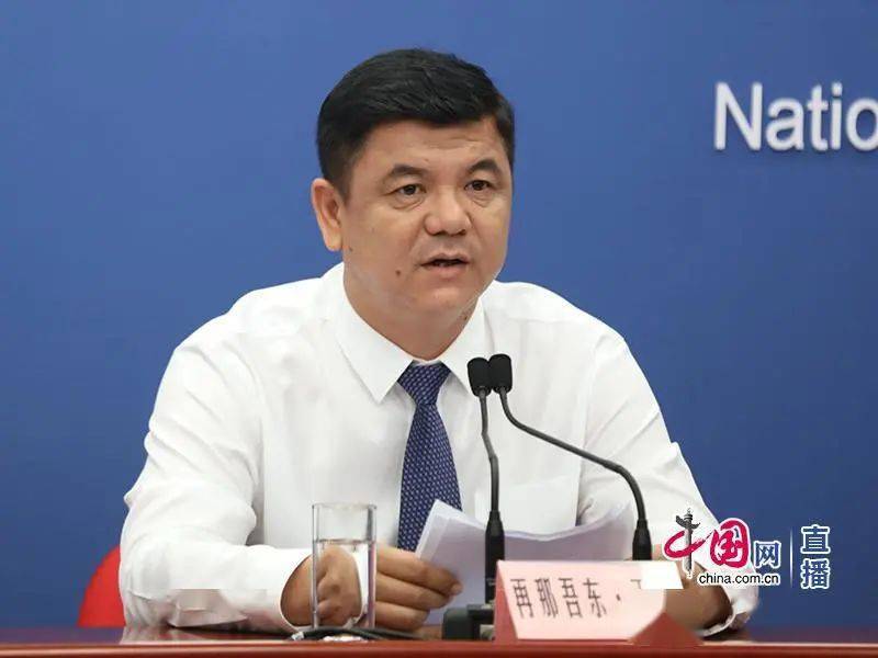 国家卫生健康委员会就儿童青少年近视防控和暑期学生健