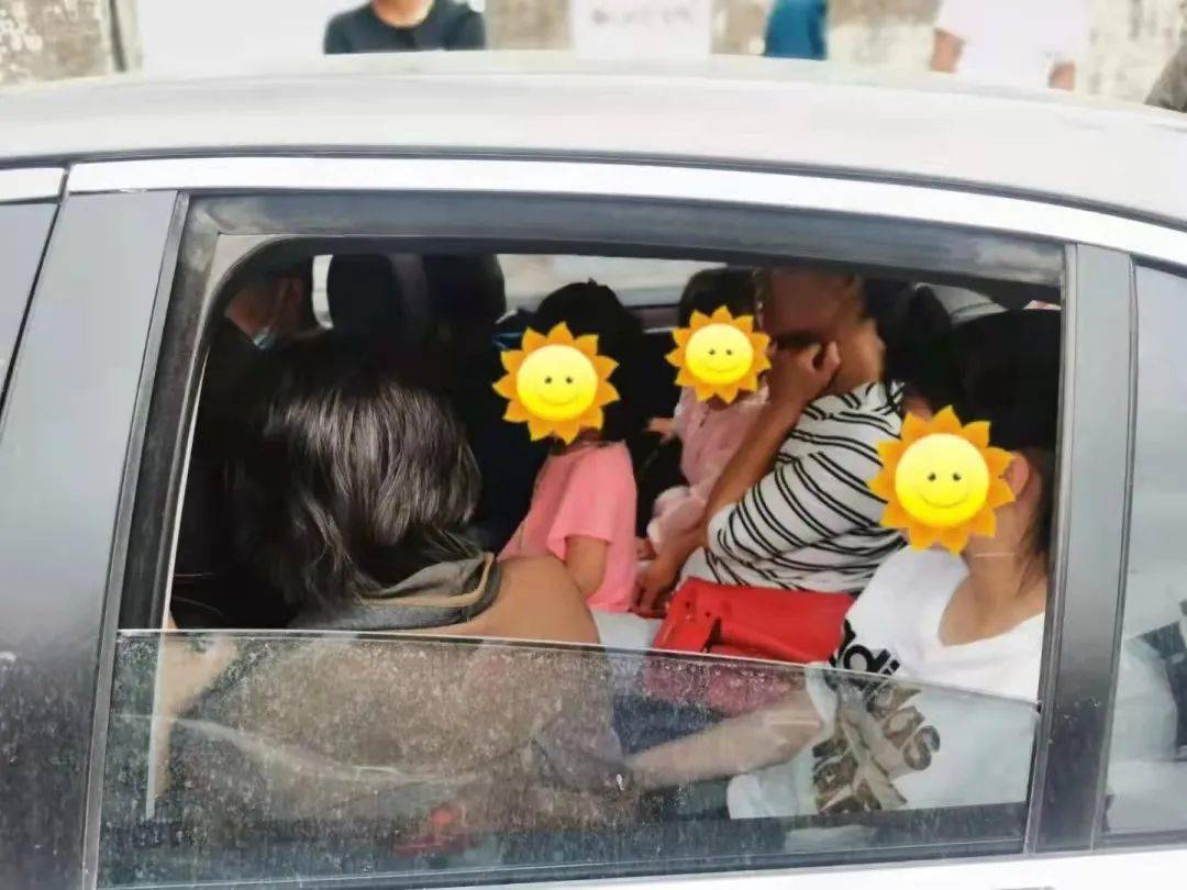 私家车超载多人