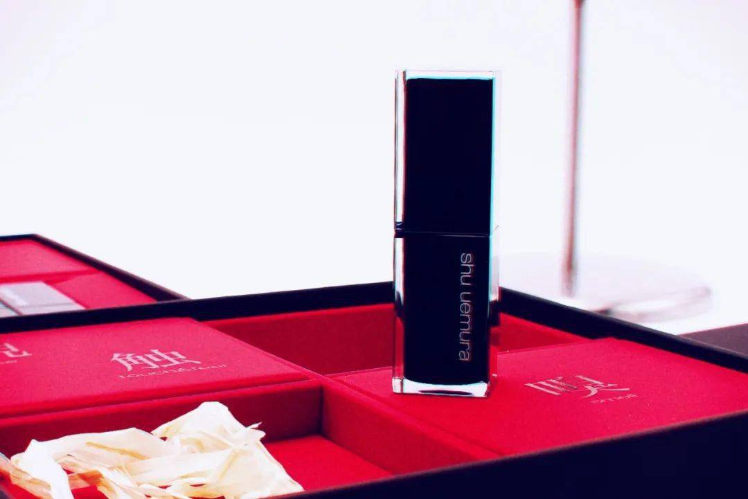 手指|开箱 | 今天就让你们知道三十多度的手指能开出多高分的箱