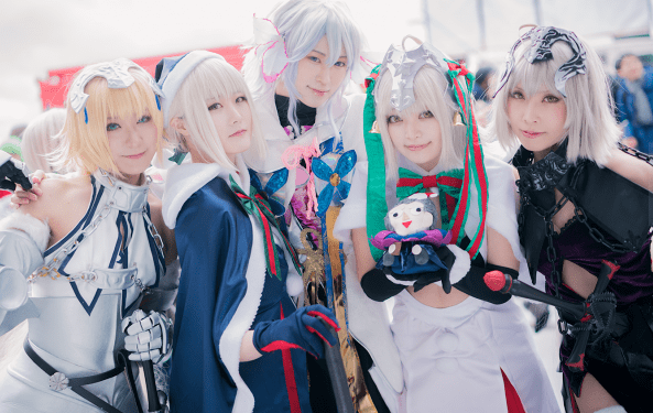 日本的漫展上的小姐姐们,这身材也太辣了吧.辣眼睛!_动漫