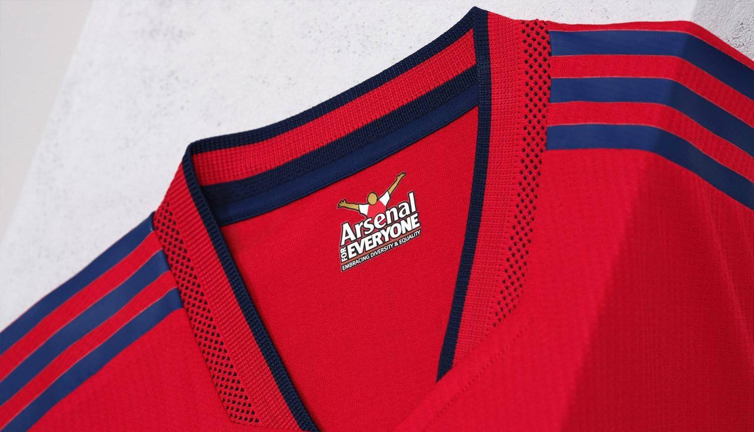 阿森纳发布2021/22赛季主场球衣_阿迪达斯