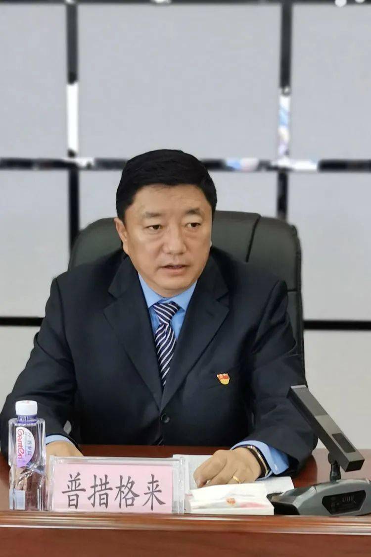 7月15日,治多县召开政府系统近期重点工作安排部署会,各副县长,五乡一