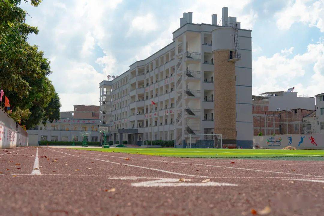 抓紧机会宾阳这所高中还有招生名额升学择校千万别错过