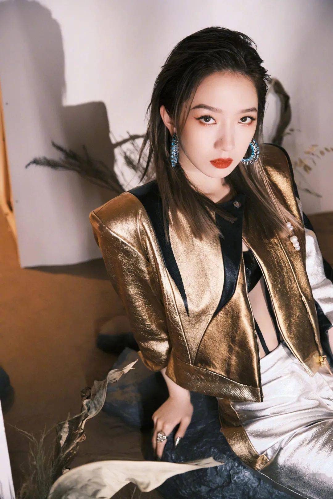 高定|快讯 | 王一博大片、杨幂美图、蔡徐坤舞台造型、李现写真