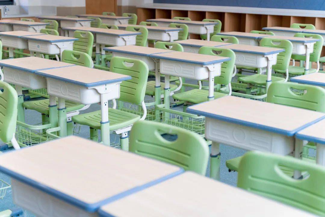 小学教室里有空调好吗 45712218facd4818b4e7a95fc6282a8c.jpeg