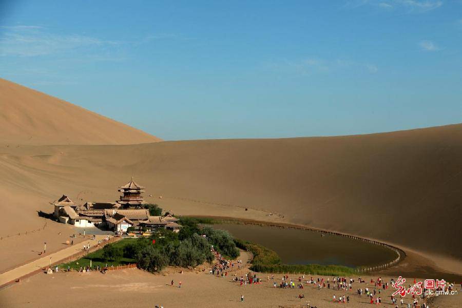 boom|Dunhuang attractions usher in tourism boom