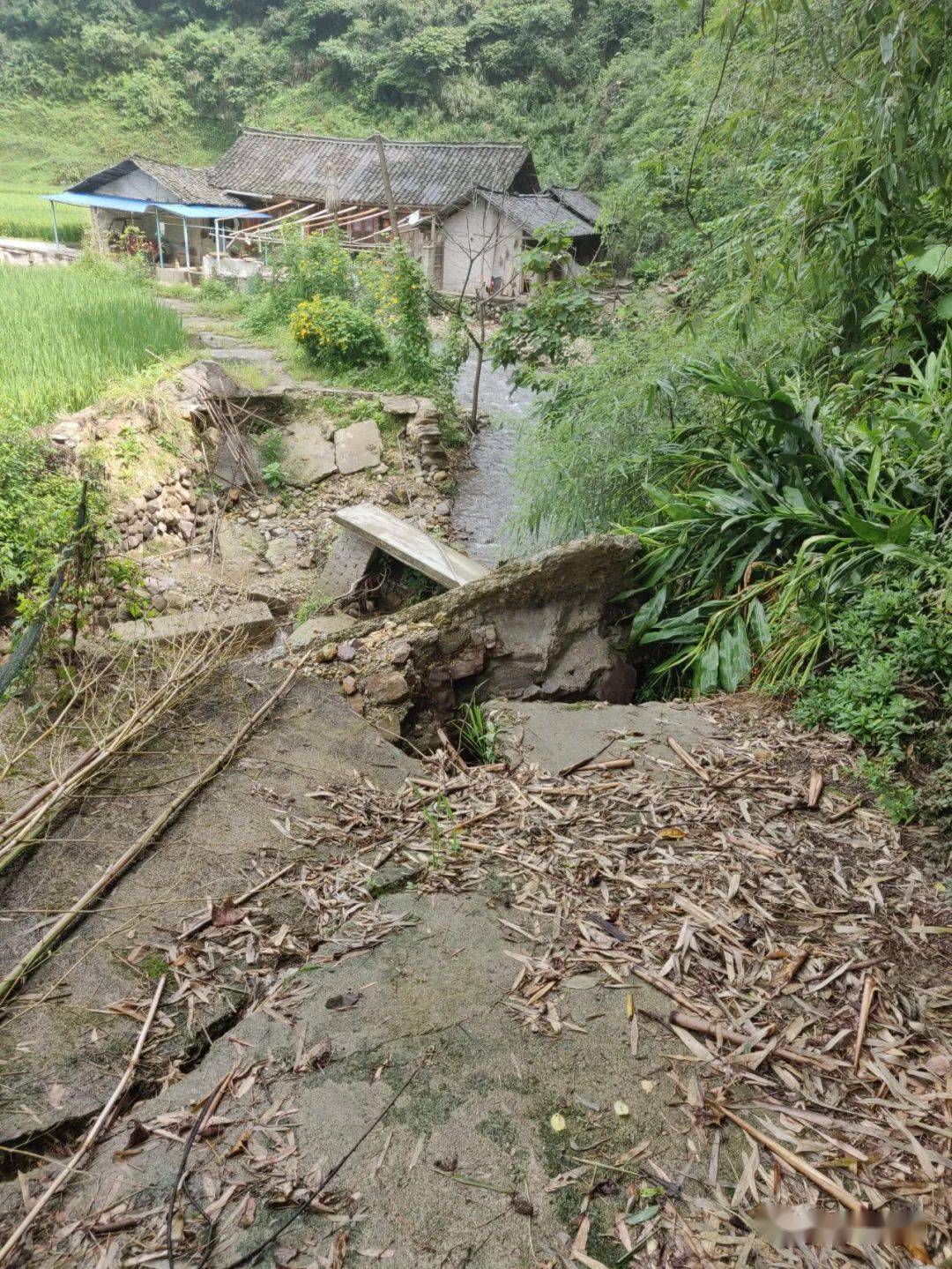 67聚焦黃平縣平溪鎮斷橋重修架起幹群連心橋