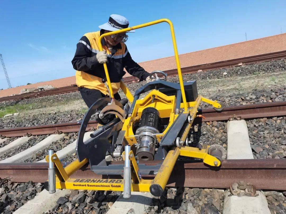 【强基础,抓规范,促发展】阿勒泰基础段:这个培训班把钢轨打磨讲透了!