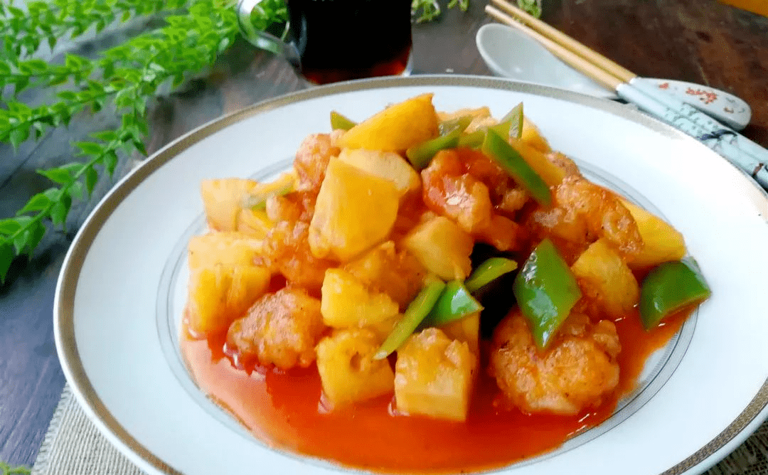 菠萝虾,酸甜开胃,清香味美!