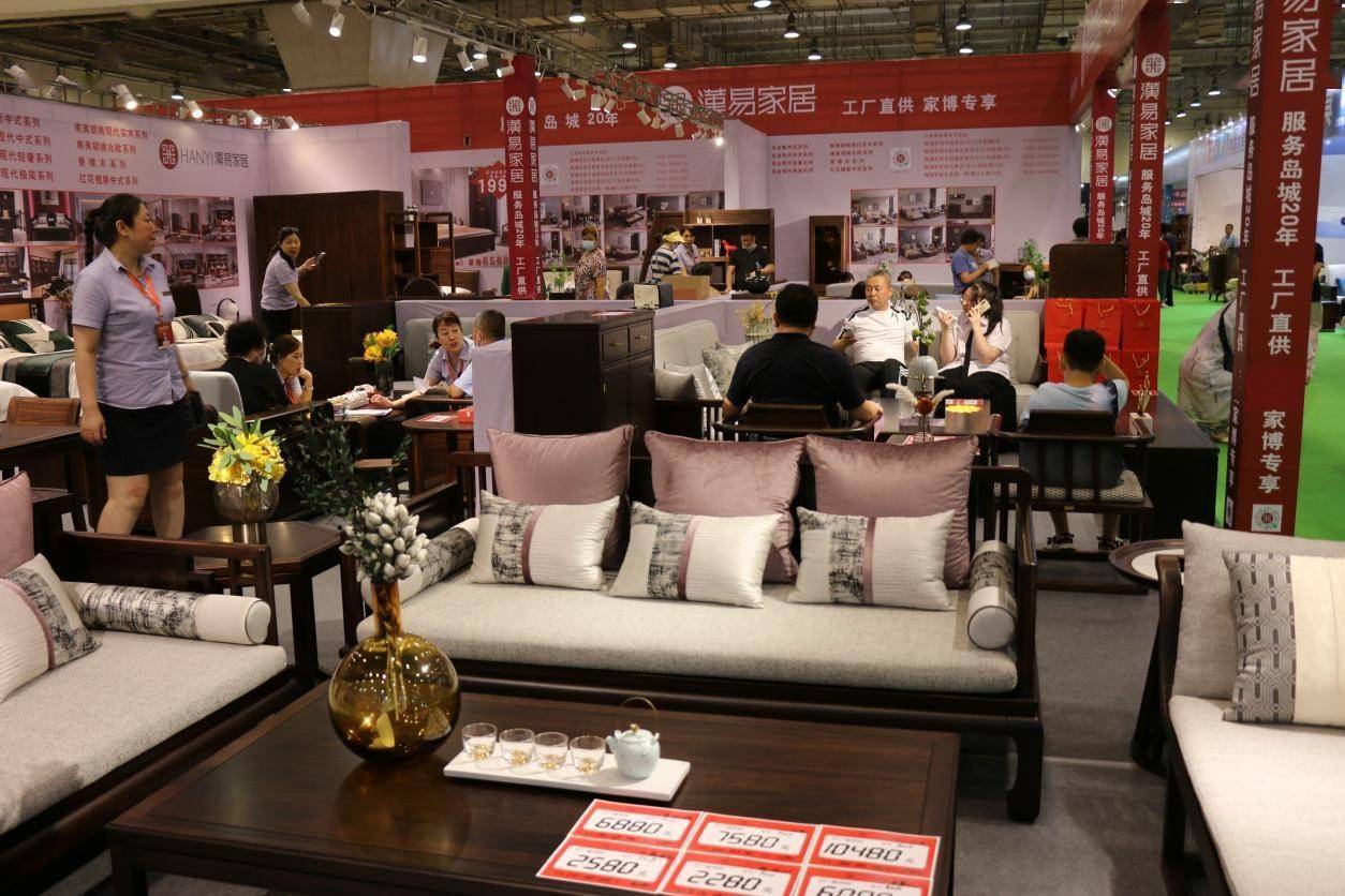 青岛世纪家博会圆满落幕汉易家居实力演绎实木家居新潮流