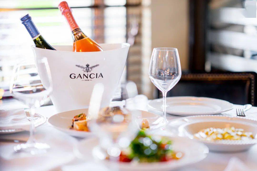 品牌|我们今天能喝上意大利起泡酒,都要归功于他...