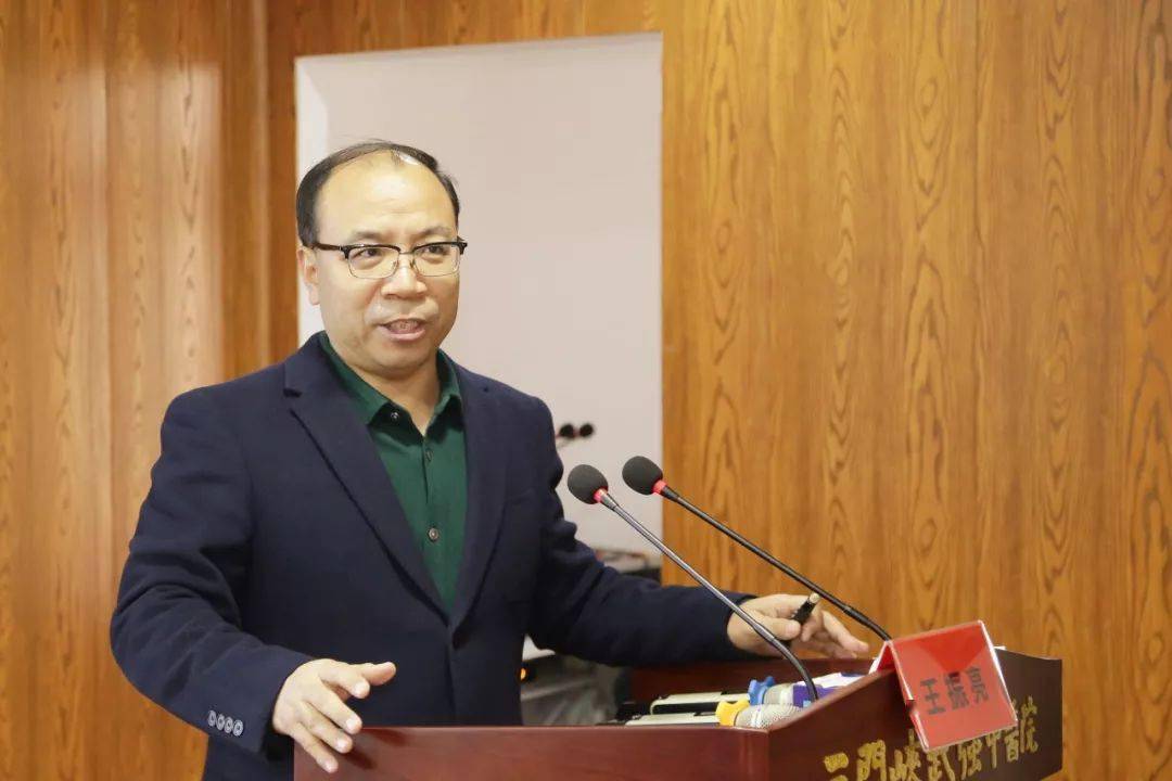 王振亮类风湿关节炎的经方辨治名家主讲报名方式2.中医药爱好者1.