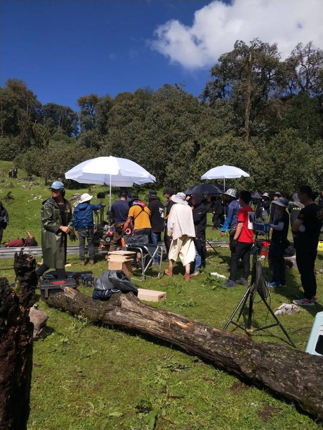 陈建斌廖凡主演电影田七与石生在格萨拉开拍