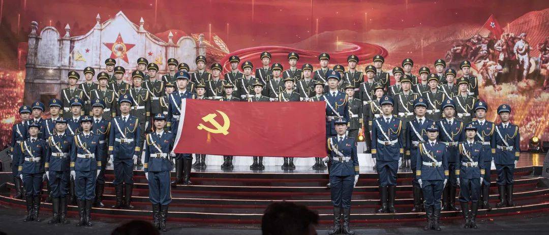 cctv3百年歌声献唱看北航国旗护卫队向党敬礼