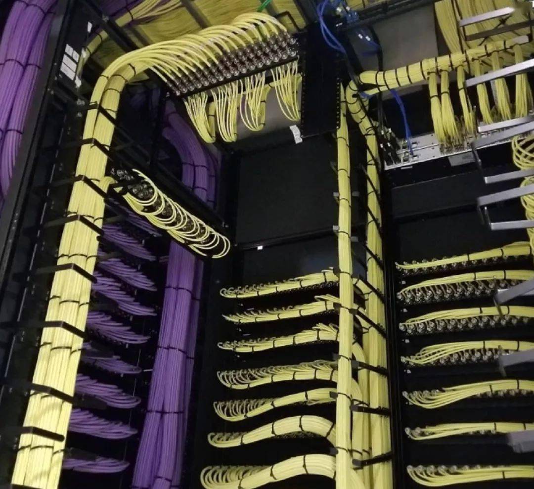 机房最美布线已醉