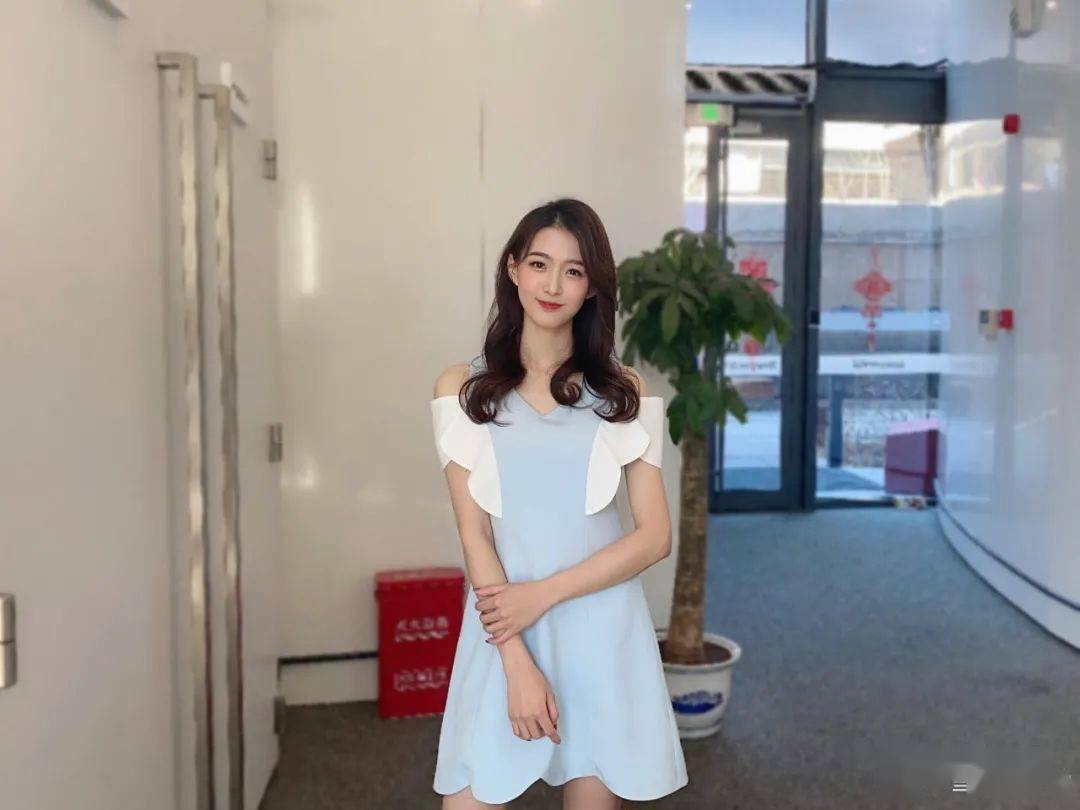腾讯nba女主持雪儿发微博庆祝_体育