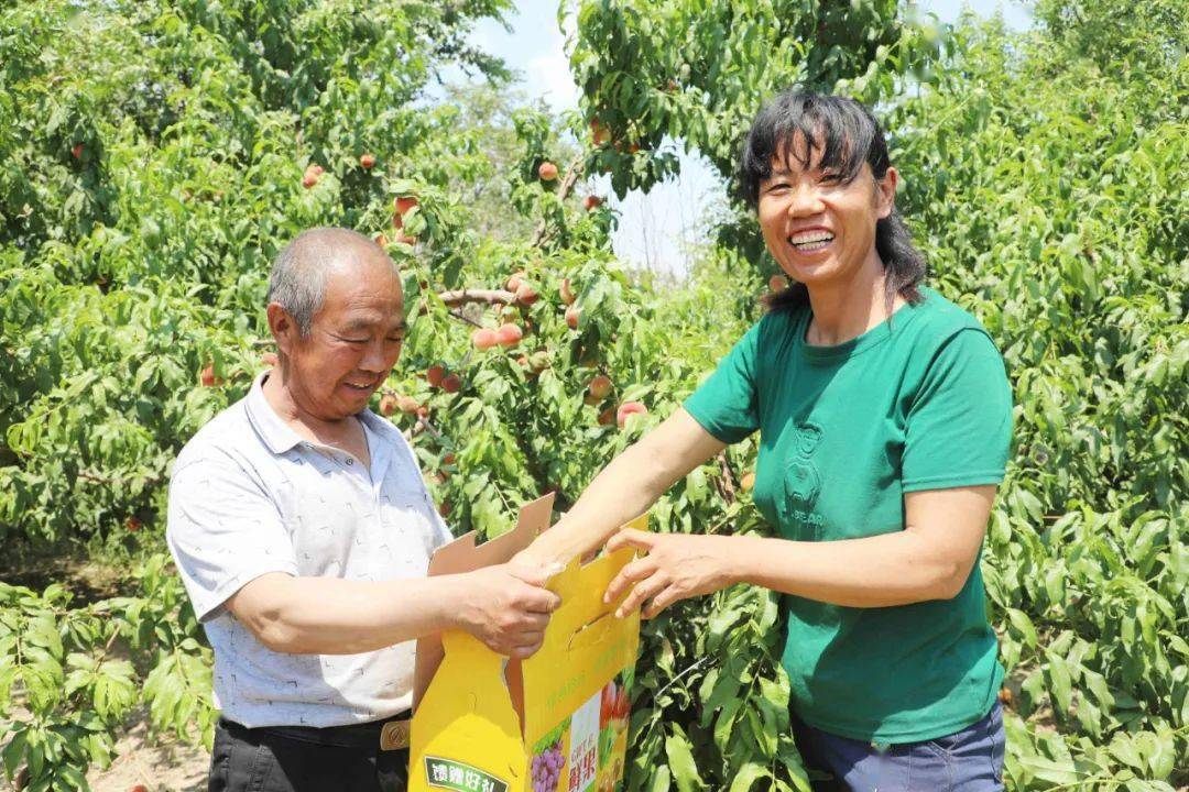 走进乡村看小康赵秀莲一家的幸福生活