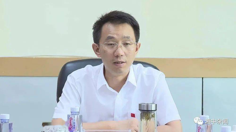 82年出生邵阳最年轻代县长作任前发言