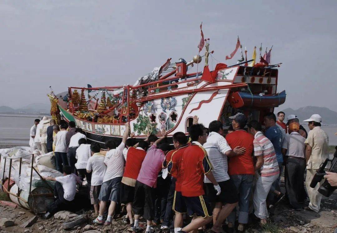 敬一丹大暑炙热之极化伏为安