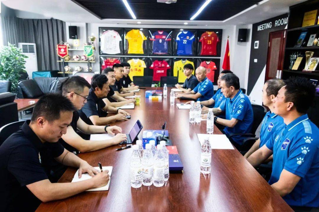 专访日本教练团队我们能为成都足球带来什么