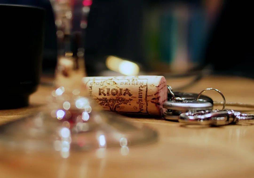 土豪|酒瓶上缠金丝网才够土豪？9个关于里奥哈的小秘密
