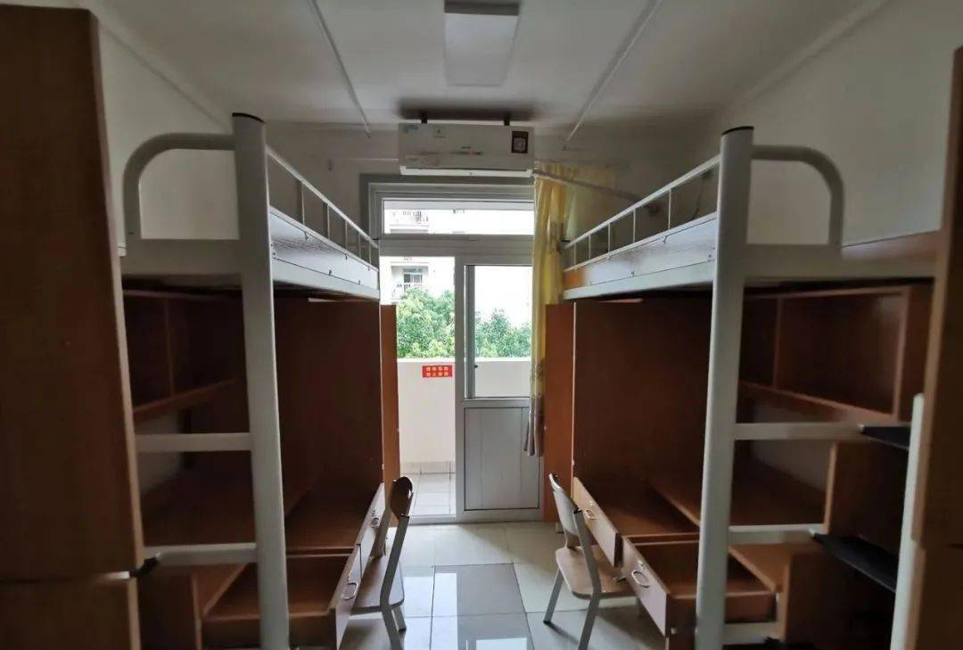 绝大部分理工科专业研究生在闵行,闵行的研究生宿舍主要在东四区,西二