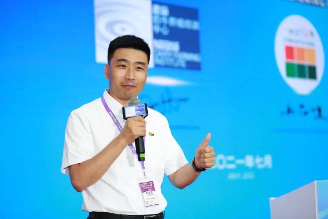 一牧科技雀巢dfi总经理张振东与一牧科技创始人,ceo马志愤博士签署"