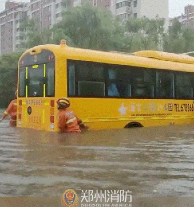 河南郑州洪水作文怎么写