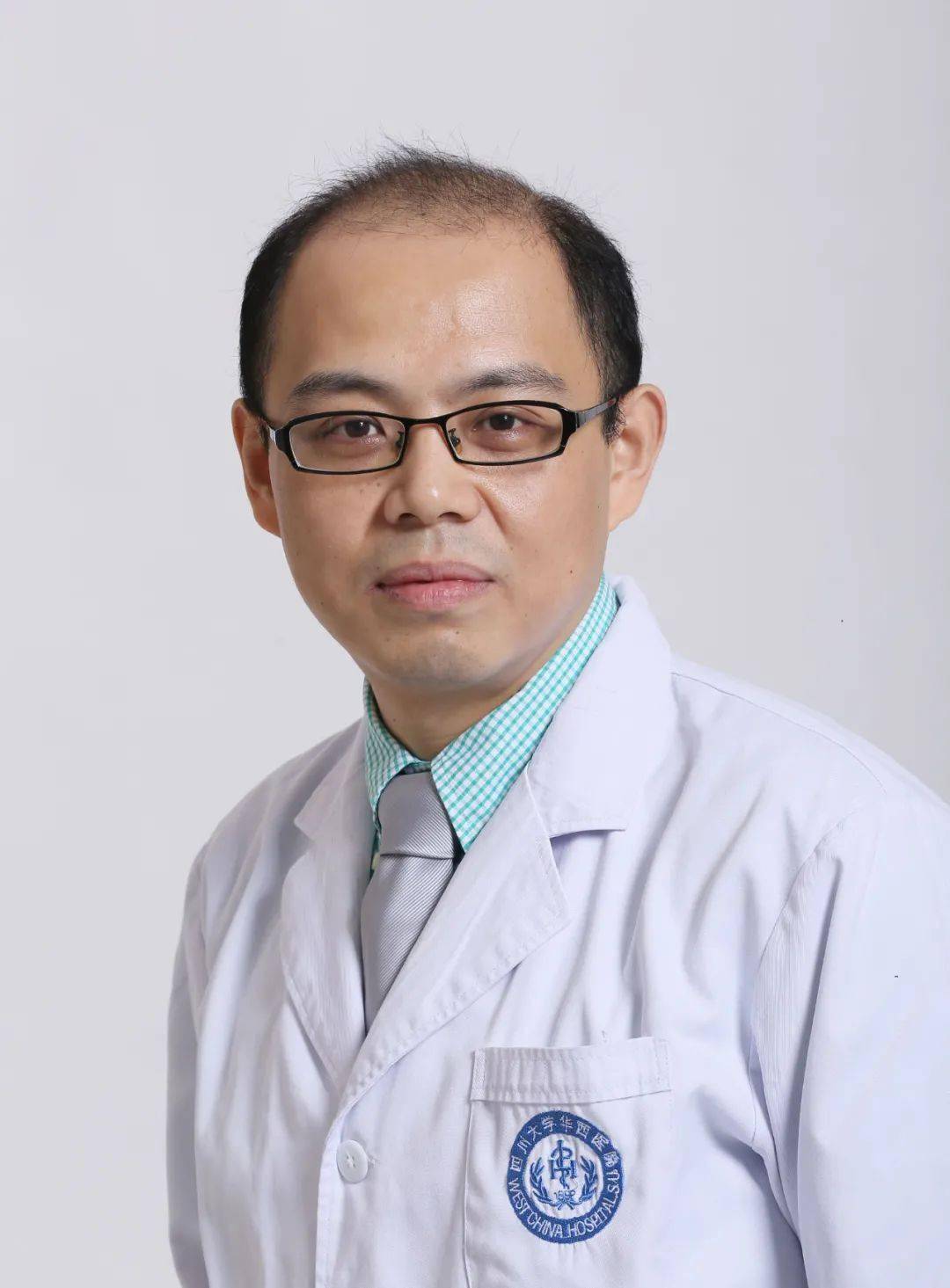 四川大学华西医院教授谢敏擅长前列腺疾病的微创外科治疗泌尿系肿瘤