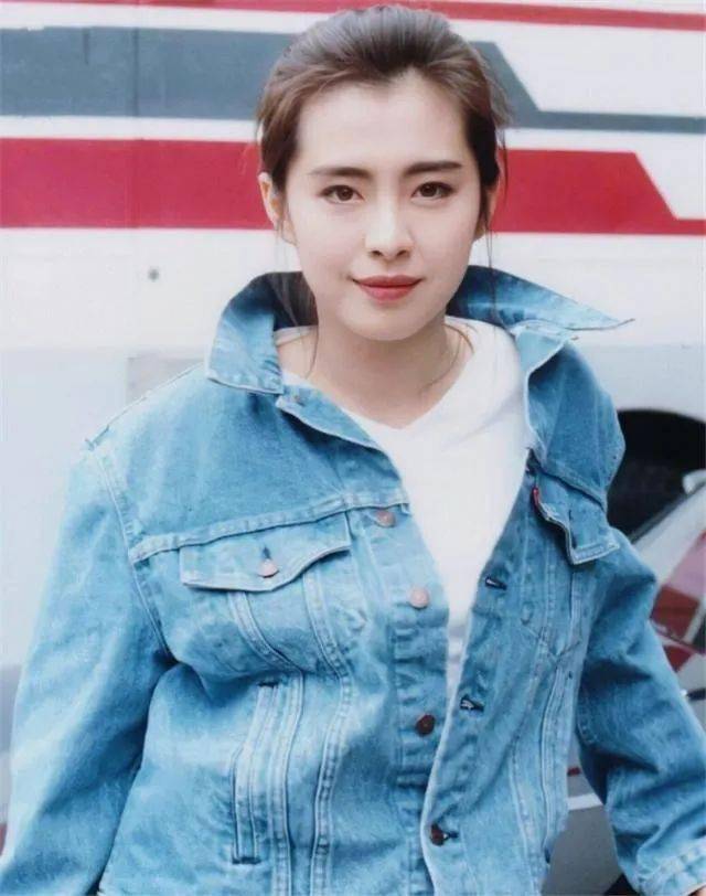 港风又又又火了4款穿搭带你重现经典复古时髦又性感