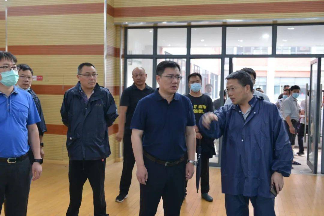 临时安置点要做好点的后勤,卫生等保障,同时注意疫情防控工作,保证