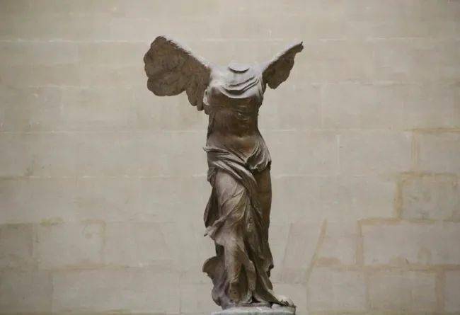 耐克|耐克首位「超级英雄」现身！压箱底的「王炸球鞋」下周即将登场！