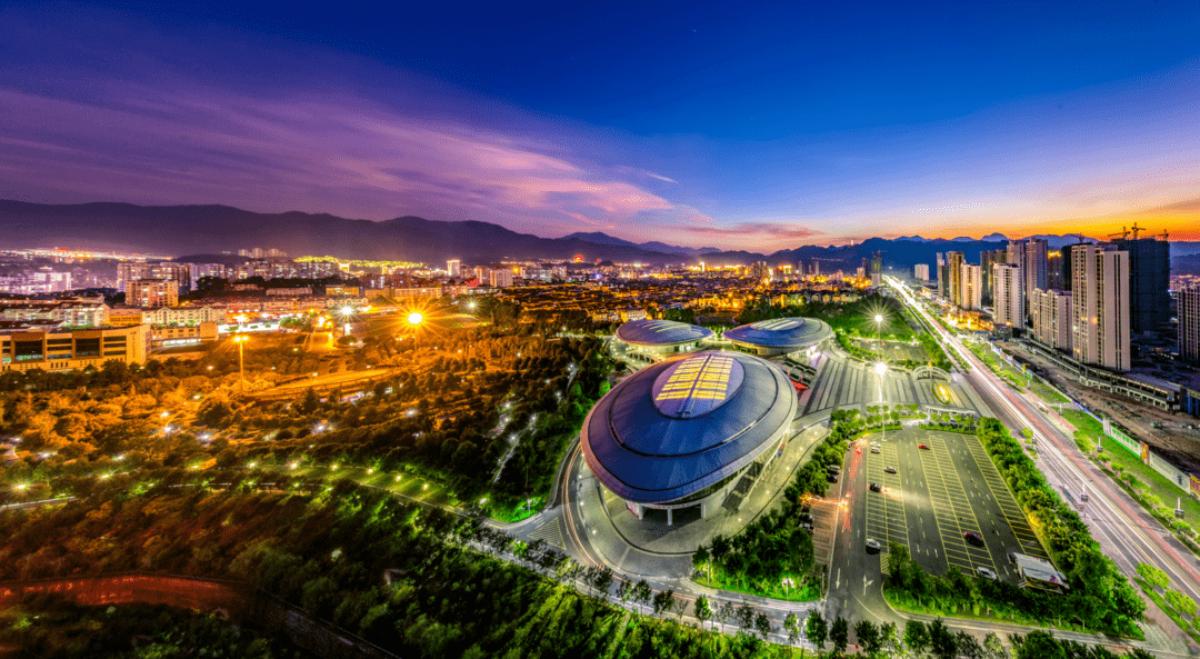 重磅三明亮相全团