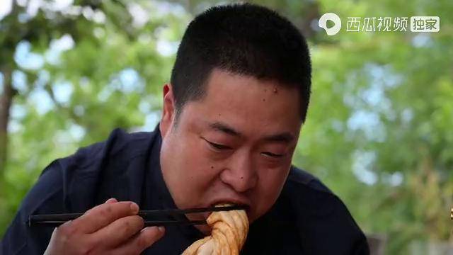 姜师做地道农家菜地锅鸡铺一层花卷馍贼香主食肉菜一锅出