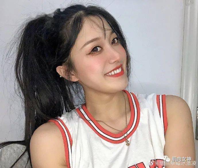 拿铁女孩为什么如此受欢迎看到她的身材我顿悟了