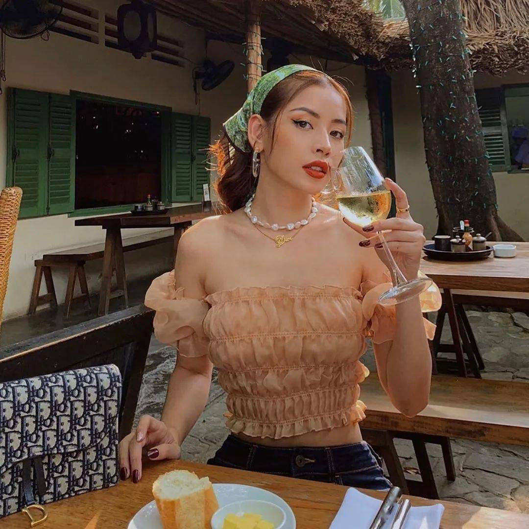 设计|今夏巨美“褶皱风”！显脸小，显身材，时髦女孩一定要穿！