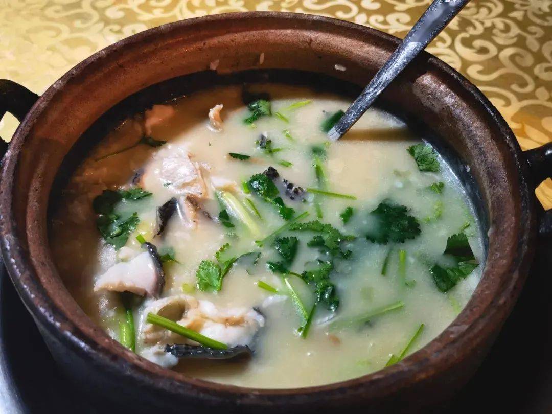 馨香苑砂锅粥鸡煲烧烤你的周末聚餐好去处现89元享门市价246元的斑鱼