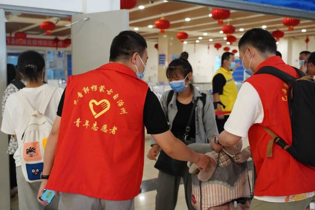 只为等你到来以志愿之名,赴西部之约大学生志愿服务西部计划志愿者