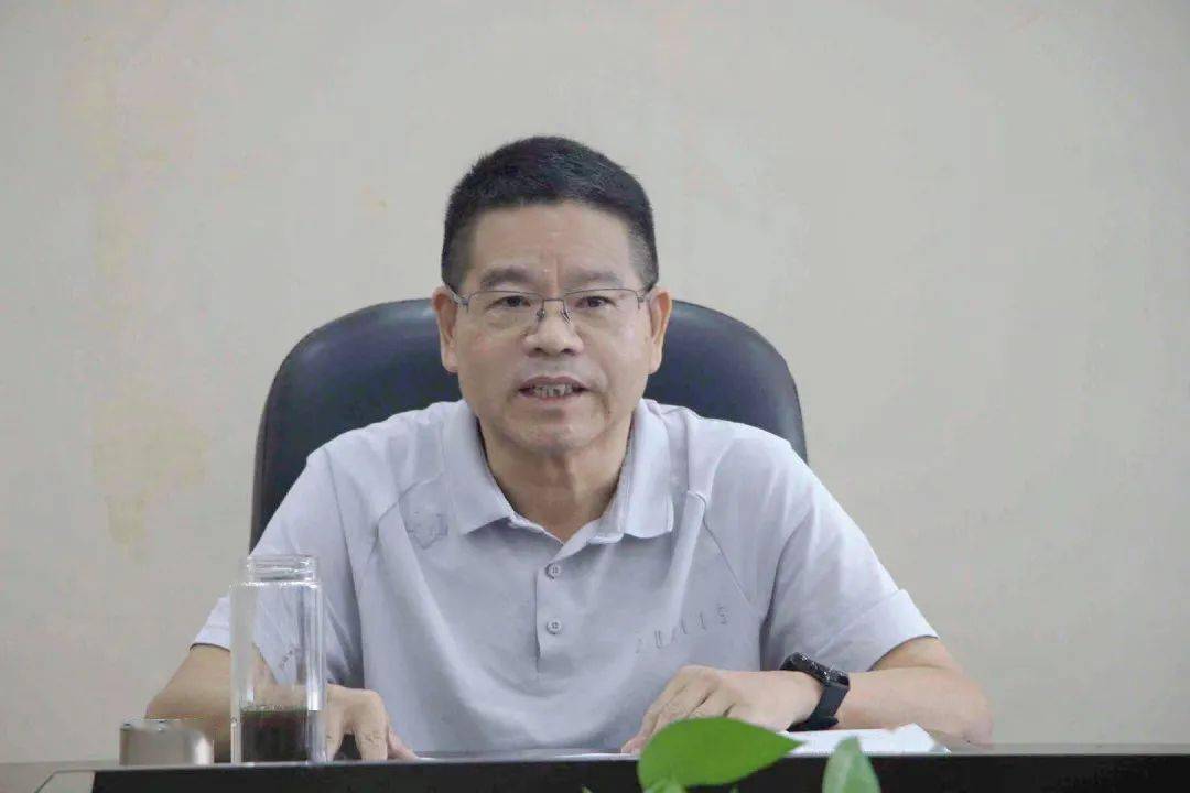 最后,市委组织部副部长,市委编办主任连新良对全体中层干部提出希望和