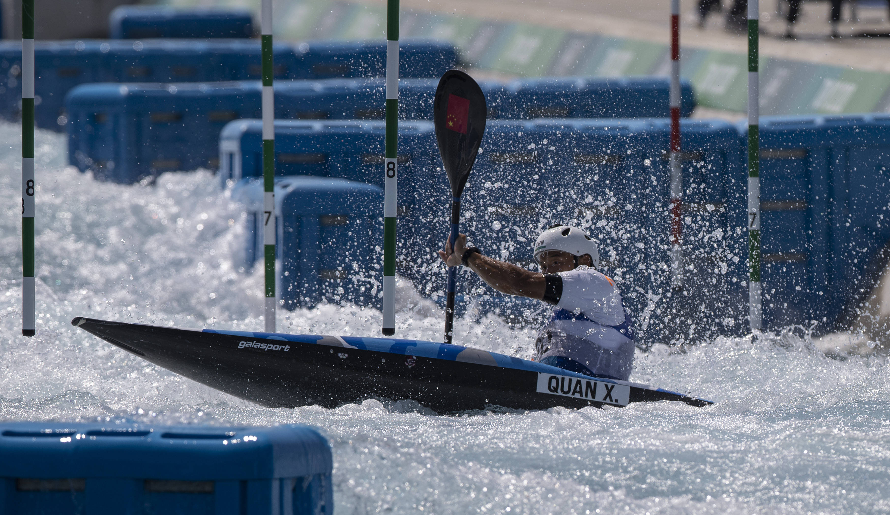 皮划艇激流回旋男子皮艇全鑫晋级半决赛
