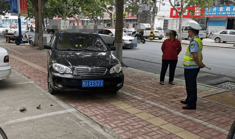 莱西违法停车大曝光看看你车停哪了