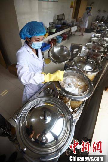 隔离|南京江宁中医院昼夜熬制中药汤剂 送“疫”线抗疫情