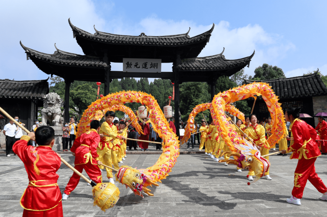 在劉基廟內設立劉伯溫紀念館,在文成縣博物館內開設