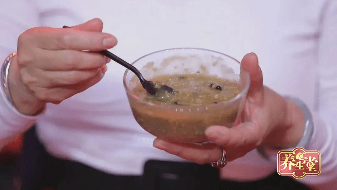 中指|更年期心慌易怒、睡不着？按摩+药膳，滋阴养血安神，缓解各种不适！