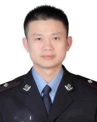 危急时刻,一警员紧急施救!_刘河