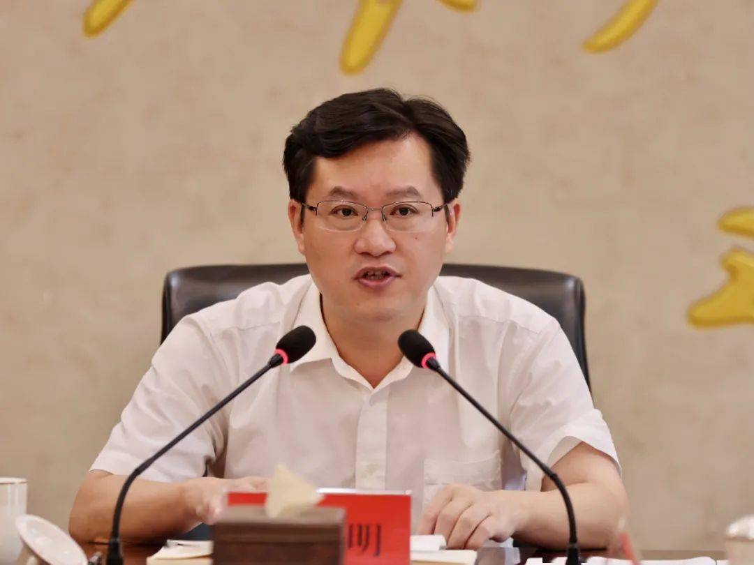 强化精准招商跑出服务业高质量发展加速度